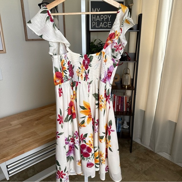 Old Navy Women Floral Print Scoop Neck Flutter Sleeve Smocked A-Line Dress M - Picture 4 of 8